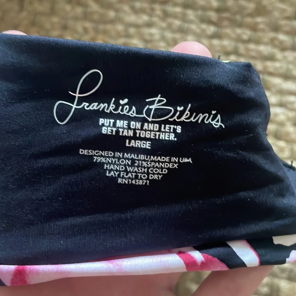 FRANKIES BIKINIS JOY TOP NWT